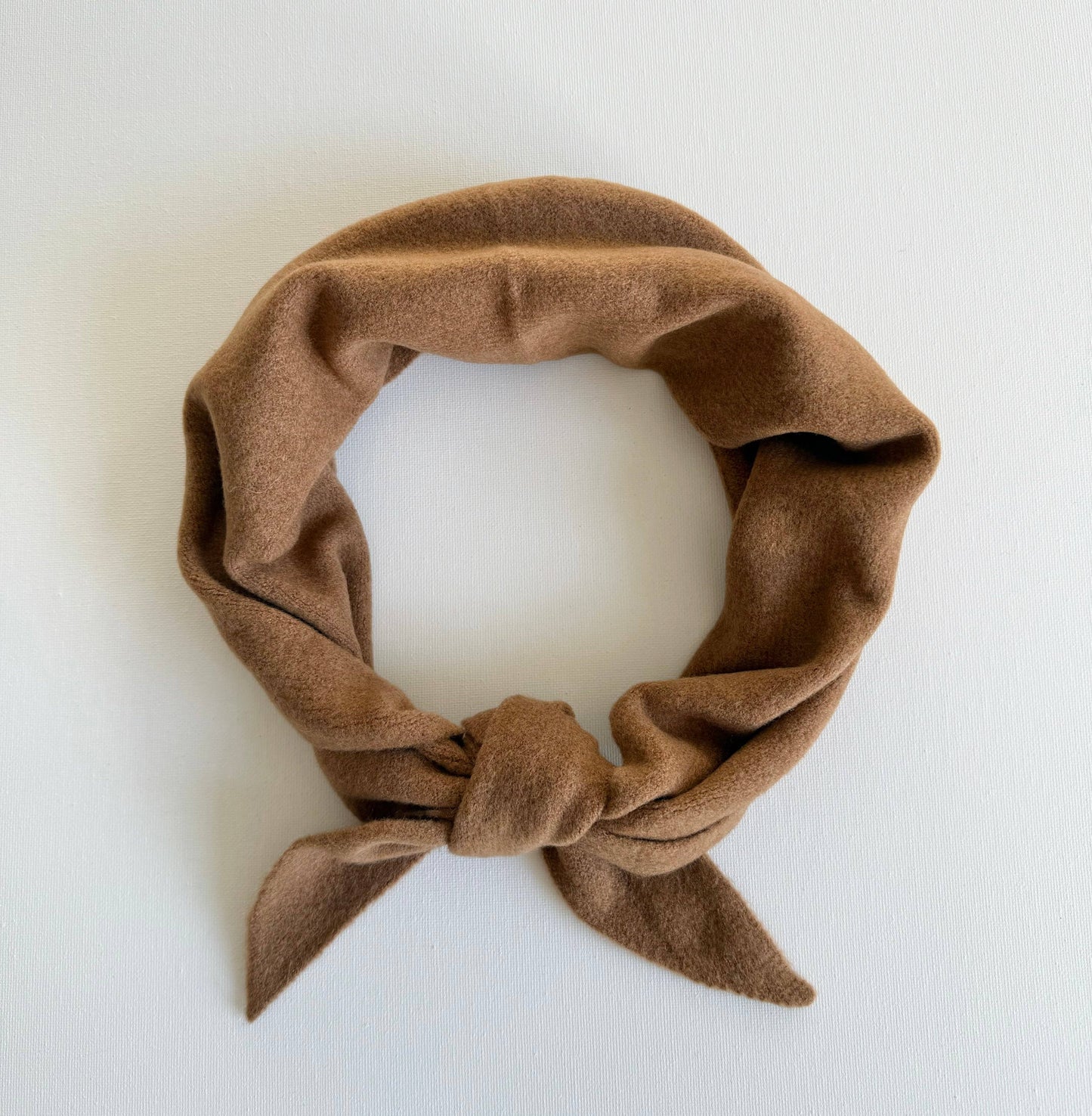 FUZZY WOOL CRAVAT SCARF - neutral: White chocolate